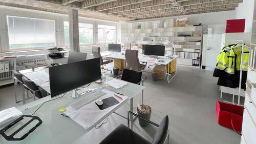 Foto - Inspirierende Bürofläche am Ostpark Frankfurt – lichthell, mit Konferenzraum und Küche.