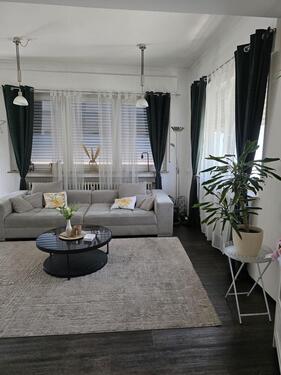 Foto - 3 Zimmer Erdgeschosswohnung - 1.045,00&nbsp;EUR Kaltmiete, ca.&nbsp; 100,00&nbsp;m&sup2;