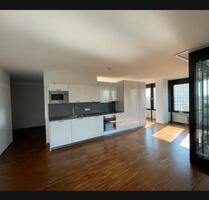 Teilmöblierte Wohnung - Lyoner Straße 19, Frankfurt am Main