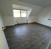 Helle Stilvolle 3-Zimmer-Wohnung mit Balkon & Keller (ca. 101 m²) - Waldbröl