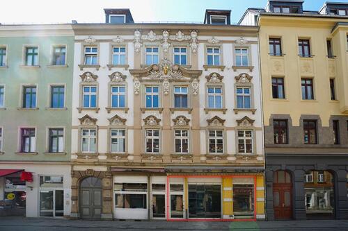 Foto - Gewerbefläche mit großen Schaufenstern in zentraler Lage