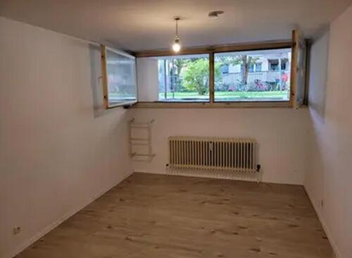 Foto - 1-Zi. Souterrain Appartement, U-Bahn 'Rotkreuzplatz'