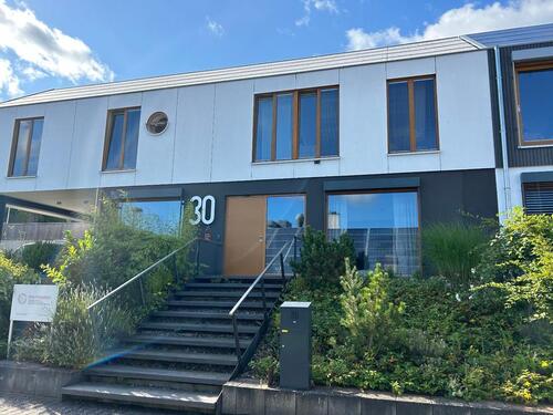 Foto - Großzügige 2 -Zimmer Wohnung mit EBK, Balkon und Stellplatz