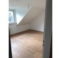 Charmante 2-Zimmer-Dachgeschosswohnung in Duisburg – ab sofort!