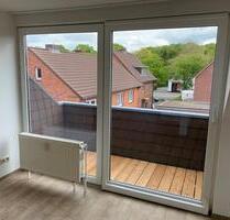 1,5-Zimmer Wohnung mit Loggia und EBK in Burg - Burg (Dithmarschen)