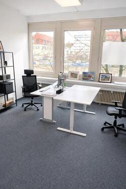 Foto - Büroraum (18qm) zur Zwischenmiete oder Übernahme - möblier