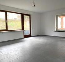 Ideale 3-Zimmer-Wohnung mit Einbauküche & Garage in Esslingen - Esslingen am Neckar Hegensberg