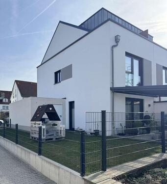 Foto - 5 Zimmer Doppelhaushälfte zum Kaufen in Frankfurt am Main