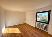 Foto - Erstbezug nach Modernisierung. 3 Zimmer Wohnung, aufwendig modernisiert, Einbauküche, herrl. Ausblick, Balkon, Stellplatz
