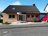 Foto - Einfamilienhaus mit Einliegerwohnung