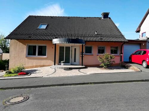 Foto - Einfamilienhaus mit Einliegerwohnung