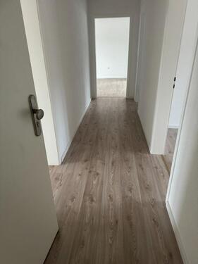 Foto - 3 Zi. Wohnung mit Balkon ruhige Lage Wallbox für e-Auto