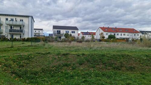 Foto - Grundstück für ein EFH oder 2 DHH in Ingolstadt-Friedrichshofen