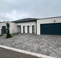 Modernes Einfamilienhaus ( Bungalow ) - Breisach am Rhein