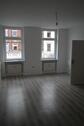 Foto - Großzügige 3-Zimmer mit Laminat, EBK und Wannenbad in zentraler Lage!