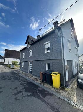 Foto - Zweifamilienhaus komplett saniert voll vermietet top Zustand.