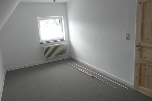 Foto - +++ Anfragestopp +++ Freundliche kleine 2-Zi.-DG-Wohnung