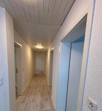 Foto - Wohnung zu vermieten 4 Zimmer Küche Bad Balkon Keller