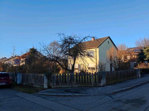 Foto - Haus auf Zeit zu vermieten - 1.300,00&nbsp;EUR Kaltmiete, ca.&nbsp; 140,00&nbsp;m&sup2;
