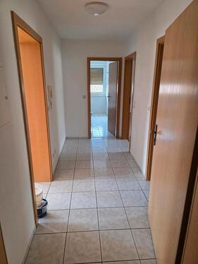 Foto - 2 - Zimmer Wohnung - Miete - 680,00&nbsp;EUR Kaltmiete, ca.&nbsp; 81,00&nbsp;m&sup2;