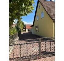 Doppelhaushälfte mit großem Eigentumsgrundstück - Schöningen