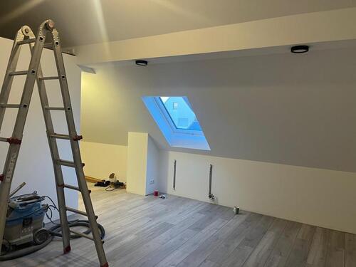 Foto - Dachgeschosswohnung komplett renoviert