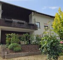 Einfamilienhaus mit Einlieger- und Ferienwohnung – Blick auf Wald - Bodenwerder