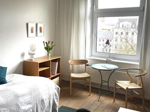 Foto - Schönes möbliertes Zimmer, zentral