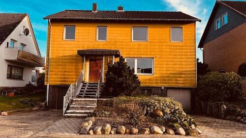 Foto - Eigenheim mit großzügigem Garten