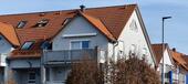 Foto - Tolle 3,5 Zimmer ETG mit zwei Carport Stellplätzen