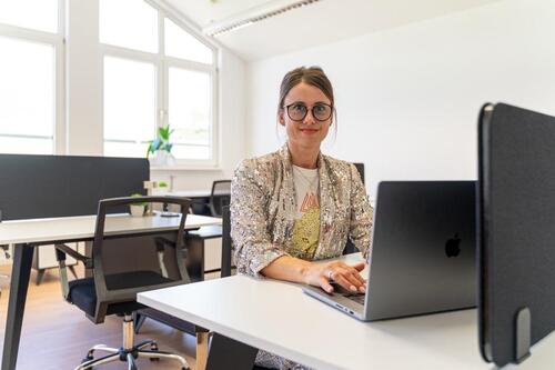 Foto - ANGEBOT Arbeitsplatz in Leverkusen Postweiterleitung & Adresse