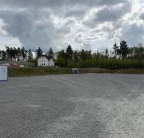 2.400 m² Stellfläche, videobewacht, geschottert, LKW-Zufahrt - Waldmohr