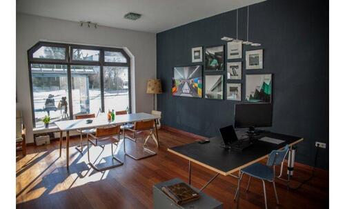Foto - Schreibtischplatz, oder gesamtes Büro