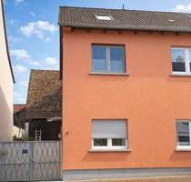 Charmantes Wohnhaus mit Garten und Scheune in guter Lage - Hockenheim