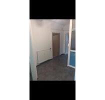 3 Zimmer Wohnung saniert auf 100qm - Bergen