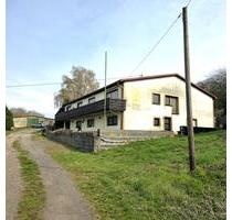 Für Naturliebhaber ehemaliger Uhlenhof: Zweifamilienhaus und eine Halle in Wiebelskirchen - Neunkirchen