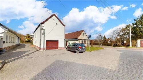 Foto - Haus zu verkaufen - 150.000,00 EUR Kaufpreis, ca.  174,00 m²