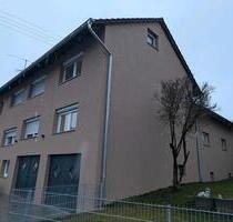 Attraktives kernsaniertes Vierfamilienhaus mit großem Garten - Grosselfingen