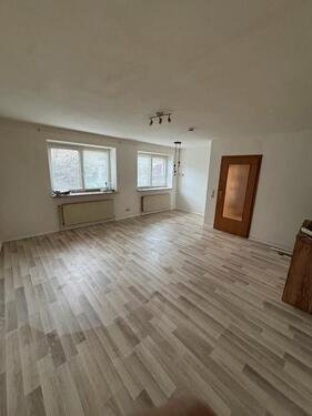 Foto - Gepflegte Wohnung mit Einbauküche und großzügigem Wohnbereich