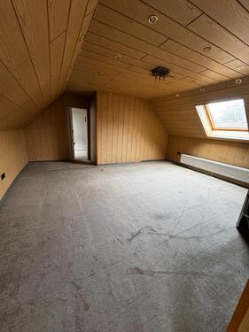 Foto - 6-Zimmer-Wohnung mit Dachboden-zentral gelegen und viel Potenzial