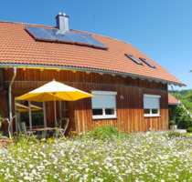 Ökologisches Holzhaus mit Charakter – Wohnen & Arbeiten im Grünen - Markt Rettenbach