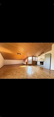 Foto - Gemütliche 2-Zimmer-Dachgeschosswohnung( Kaltmiete 735€)