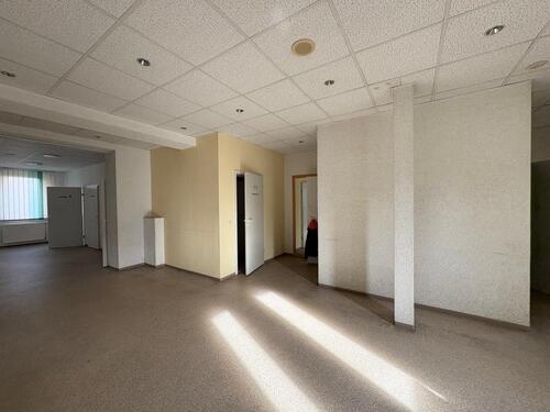 Foto - Vielseitige Büro- oder Praxiseinheit preiswert zu vermieten!
