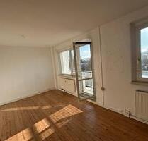 Helle 3 Raumwohnung mit Balkon ab Februar zu vermieten - Erfurt Daberstedt