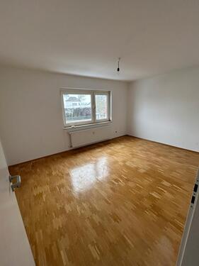 Foto - 3 Zimmer - 80 qm - 850,00&nbsp;EUR Kaltmiete, ca.&nbsp; 80,00&nbsp;m&sup2;