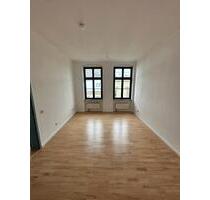 Tolle 1-Zimmer Wohnung inkl. Einbauküche direkt neben Uni - Halle (Saale)