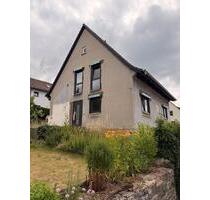 Einfamilienhaus mit Doppelg. - Teilrenoviert mit großem Potenzial - Üchtelhausen