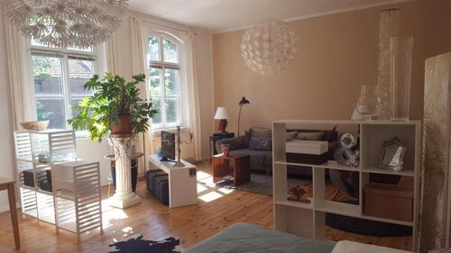 Foto - Helle möblierte 2- Zimmer- Wohnung im Altbau mit Gartennutzung