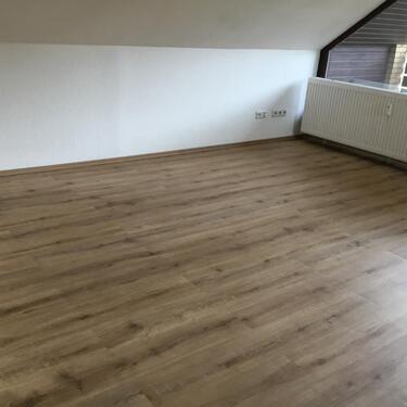 Foto - Gepflegte helle Dachgeschosswohnung in Einfamilienhaus