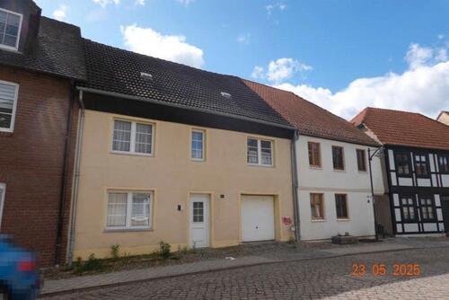 Foto - Wohnhaus 240 Quadratmeter - 99.999,00&nbsp;EUR Kaufpreis, ca.&nbsp; 240,00&nbsp;m&sup2;